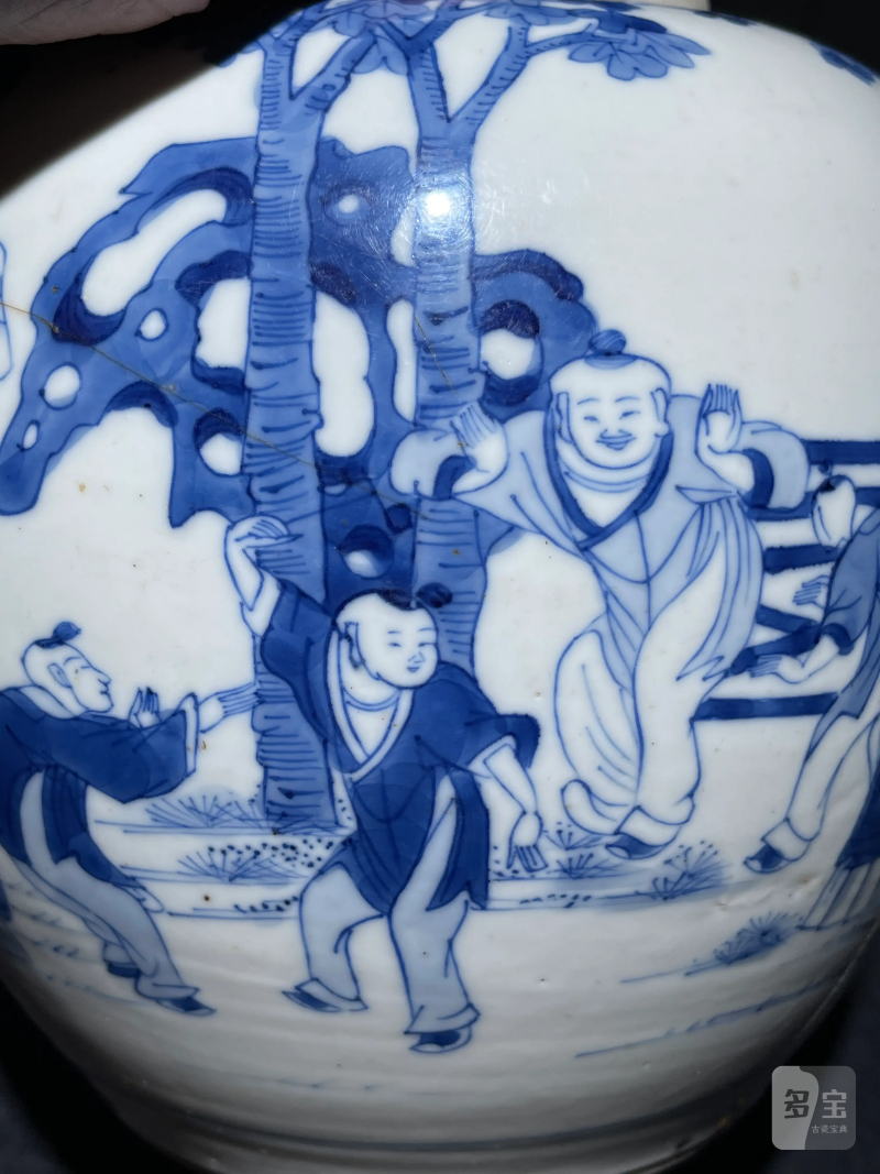 清康熙 青花四妃十六子纹罐 - 图9